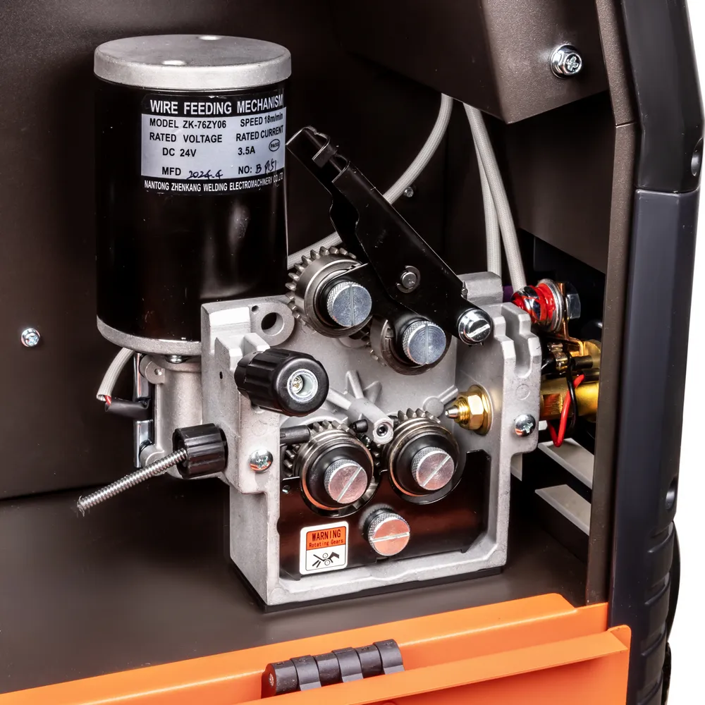 Сварочный полуавтомат FoxWeld SAGGIO MIG 300 DP LCD — детальное фото оборудования для СТО на remkola.by