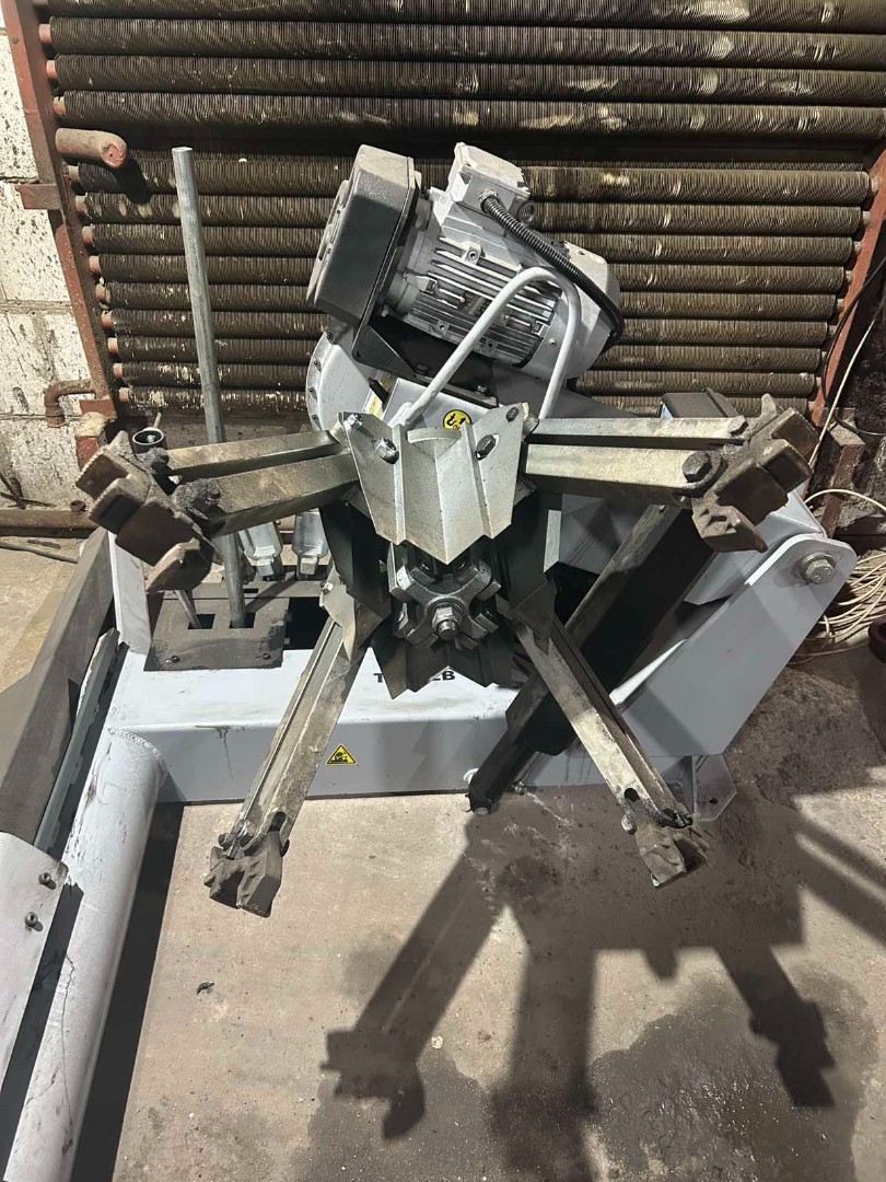 Станок шиномонтажный ESBerg TCS52B