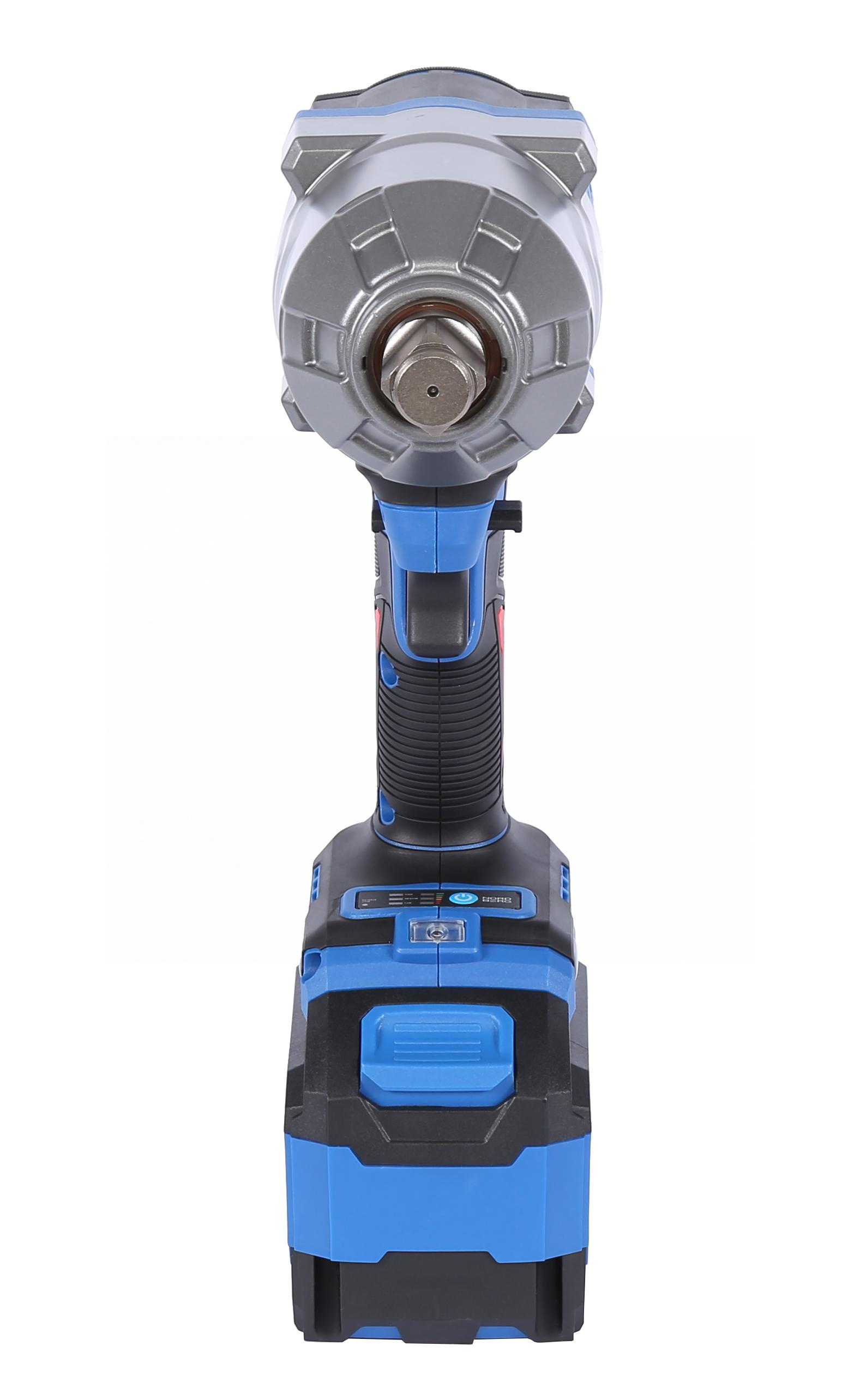 Гайковерт аккумуляторный, 3/4", 21 В, 1500 Нм, 2 аккумулятора 6 A и зарядное устройство, в кейсе — детальное фото оборудования для СТО на remkola.by