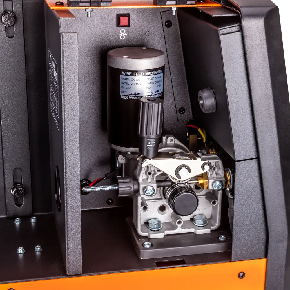 Сварочный полуавтомат Foxweld Invermig 250 Compact (230V) — детальное фото оборудования для СТО на remkola.by