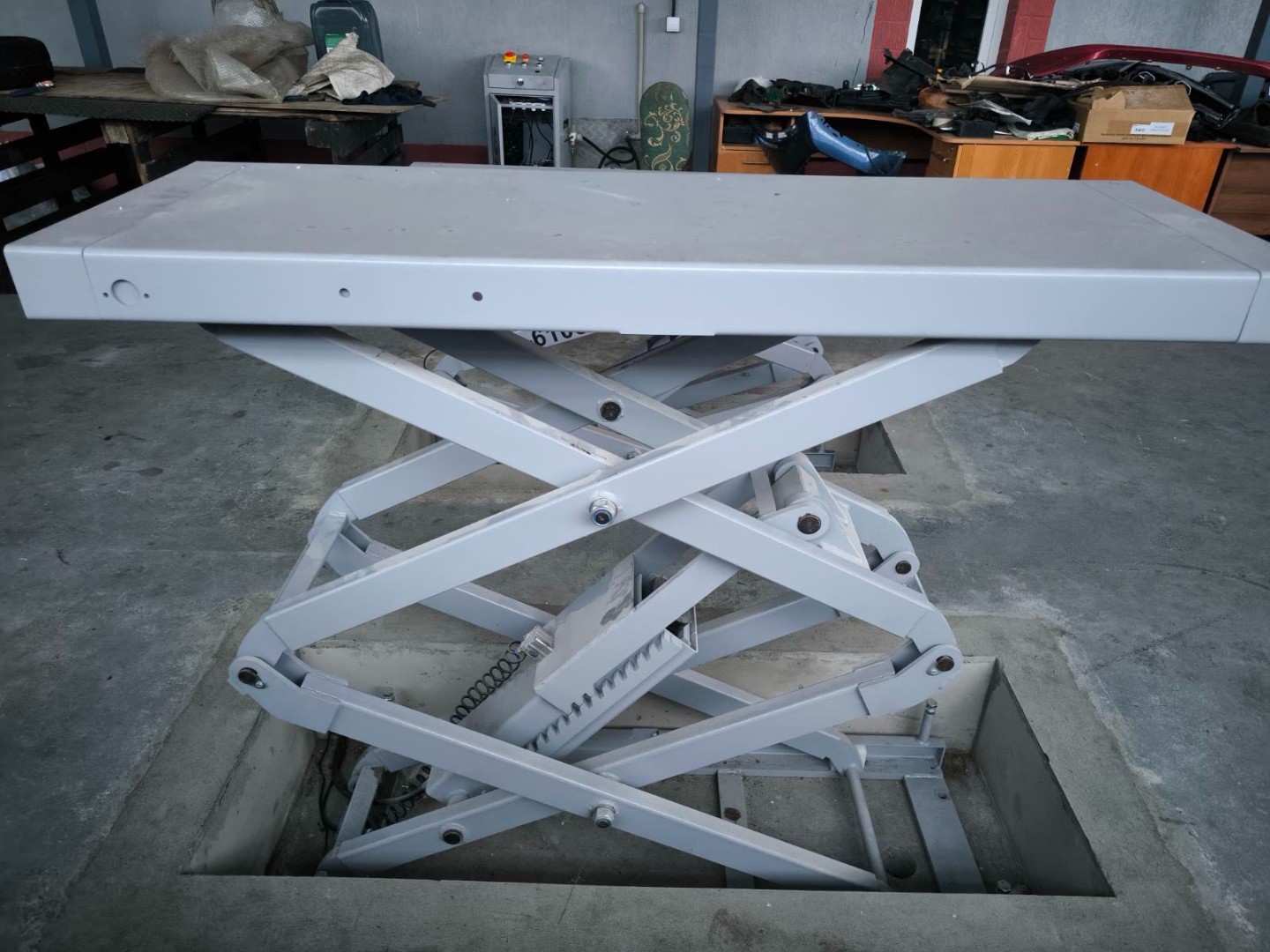 Ножничный подъемник, встраиваемый в пол на 3,5 тонны,ESBerg ESB FR-6105B 3,5